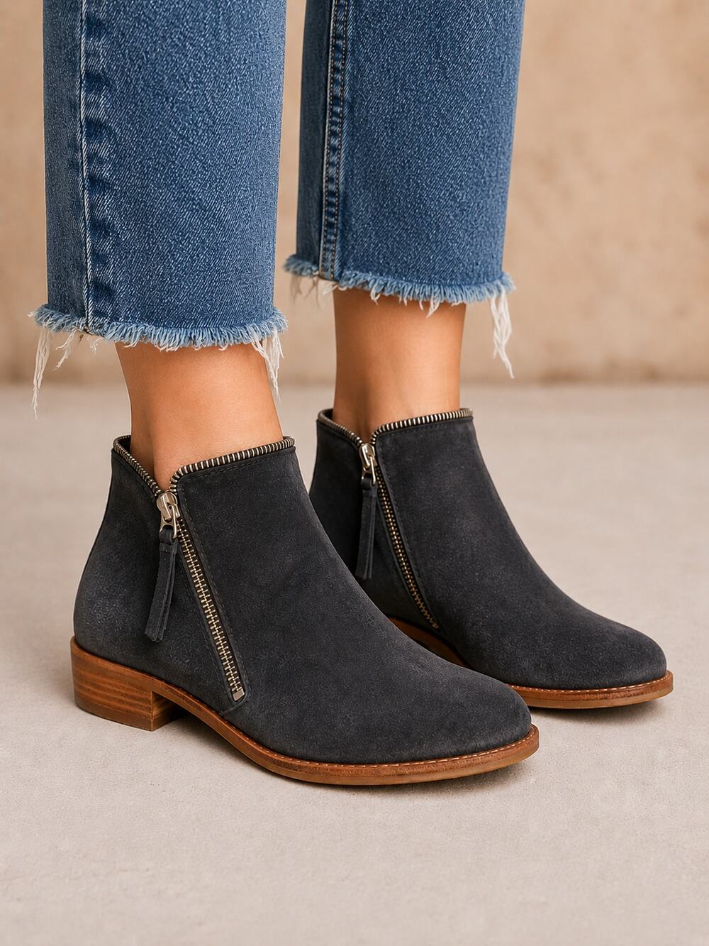 Dolce Vita SZ 8.5 Sofiya Booties Double Zippers Anthracite Suede Flawless